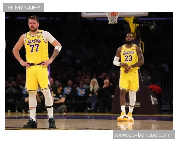 东契奇谈老詹回归球队目标与钓鱼动作背后的友谊故事